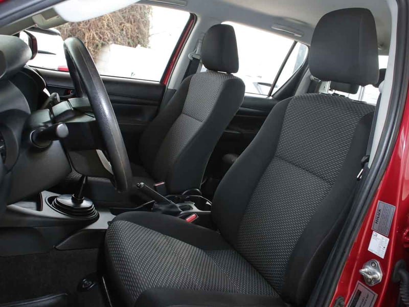Toyota HILUX DCAB MT 4X4 2.4 2024 - Imagen 7 de 8