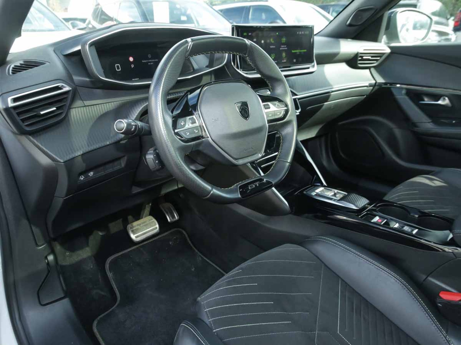 Peugeot 2008 MCA GT BLUEHDI 130 EAT8 2024 - Imagen 6 de 8