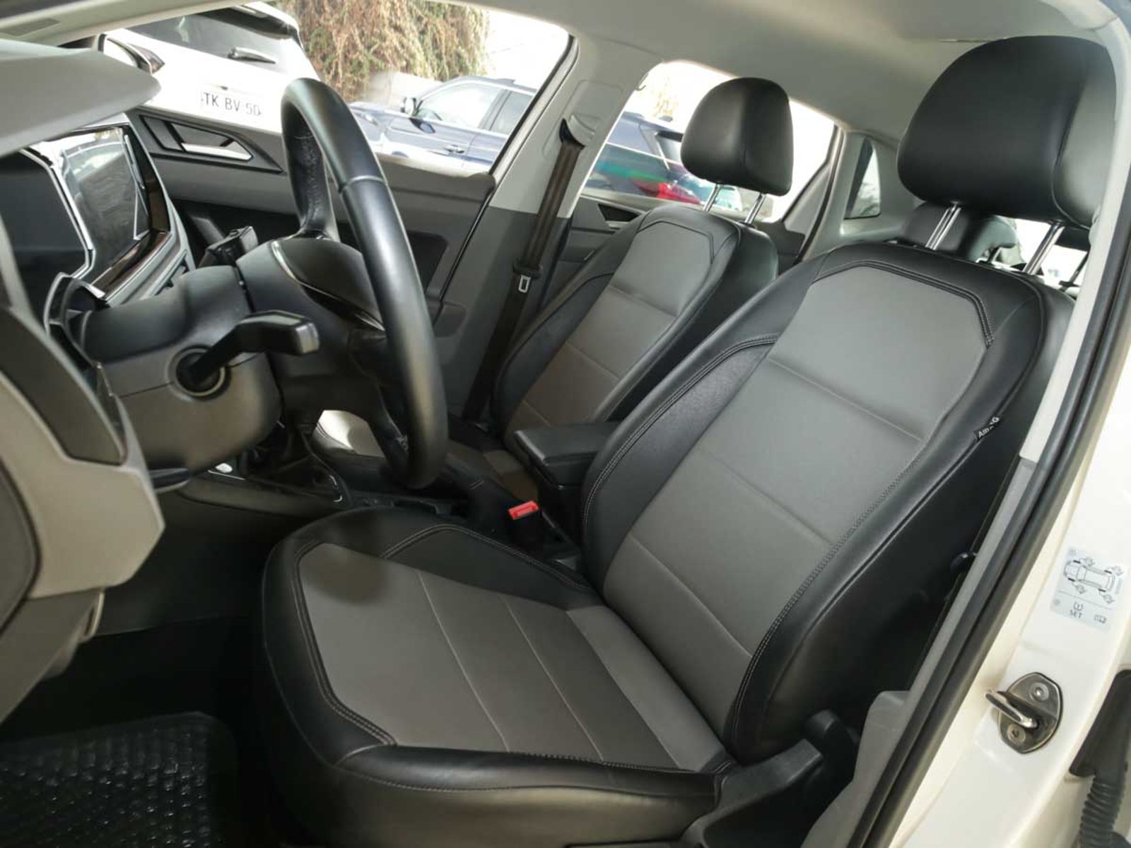 VOLKSWAGEN POLO HATCHBACK 1.6 2022 - Imagen 10 de 13