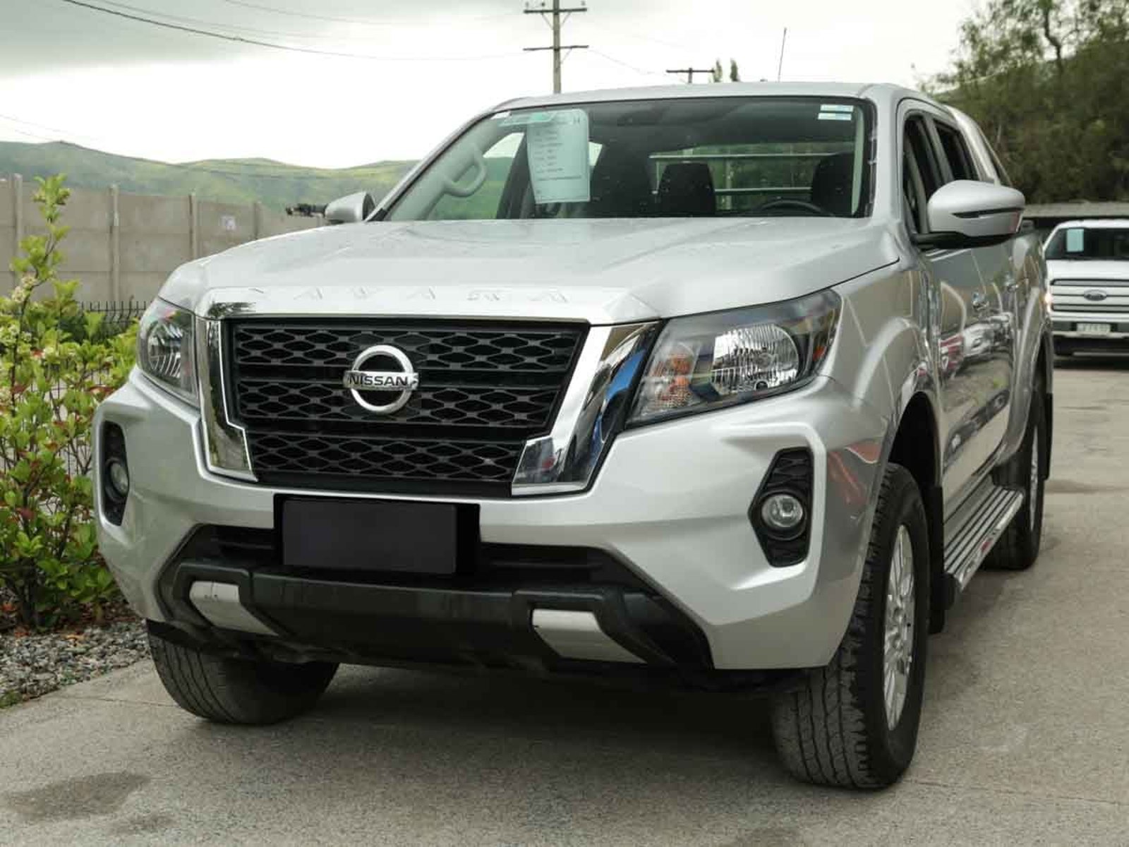 Nissan Navara  D  Cab  Mt  4x4  2.3 2021