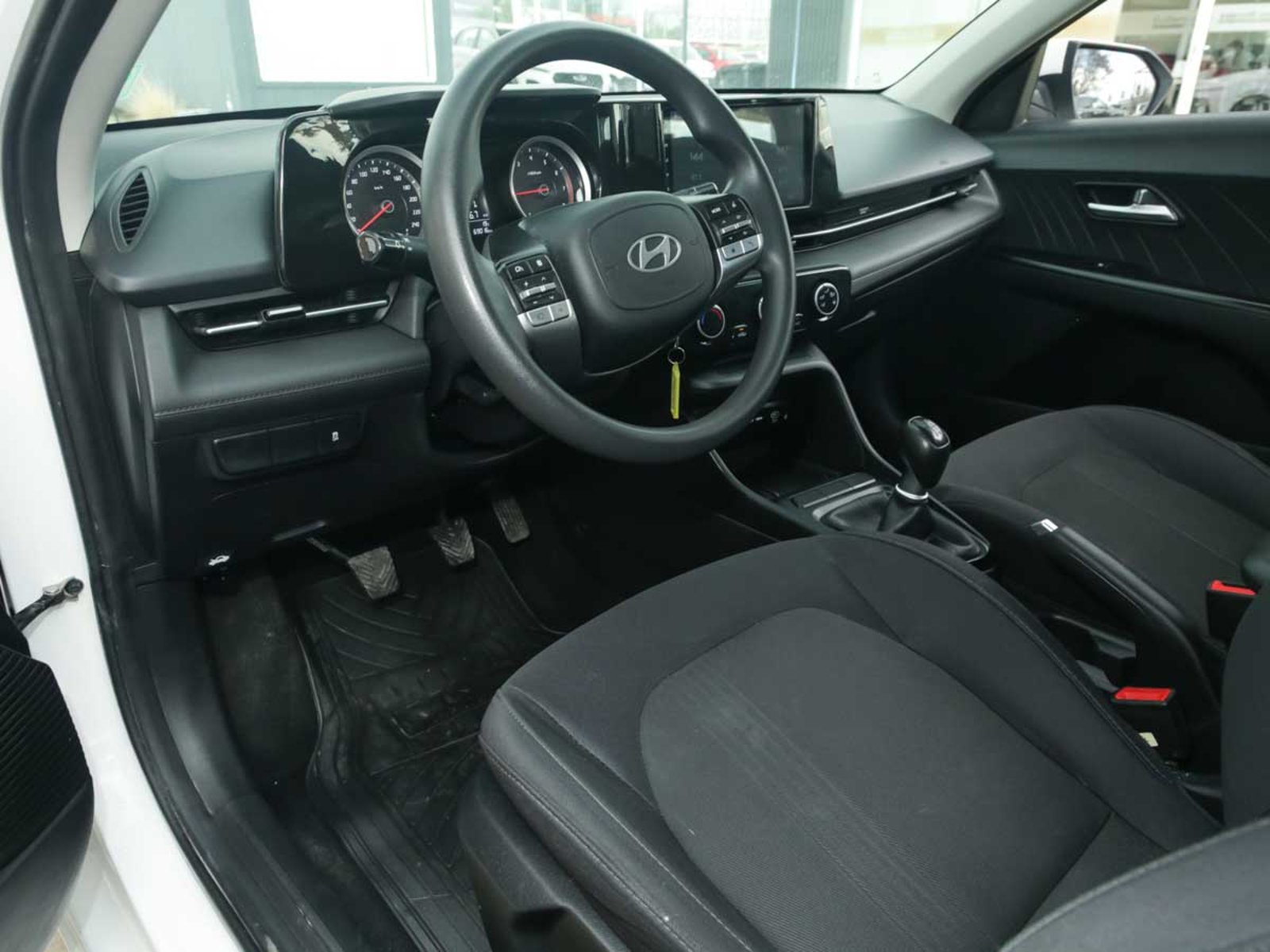 Hyundai ACCENT BN7I MPI 1.5 MT 2024 - Imagen 6 de 8