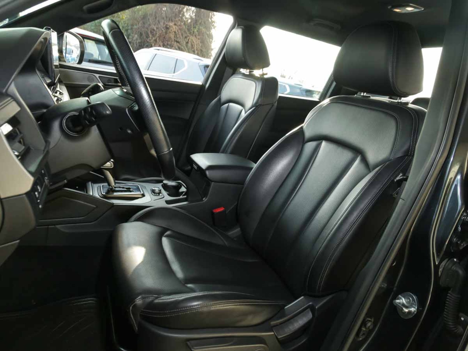 SsangYong MUSSO LIMITED 2.2 TD 6AT 4WD 2025 - Imagen 6 de 8