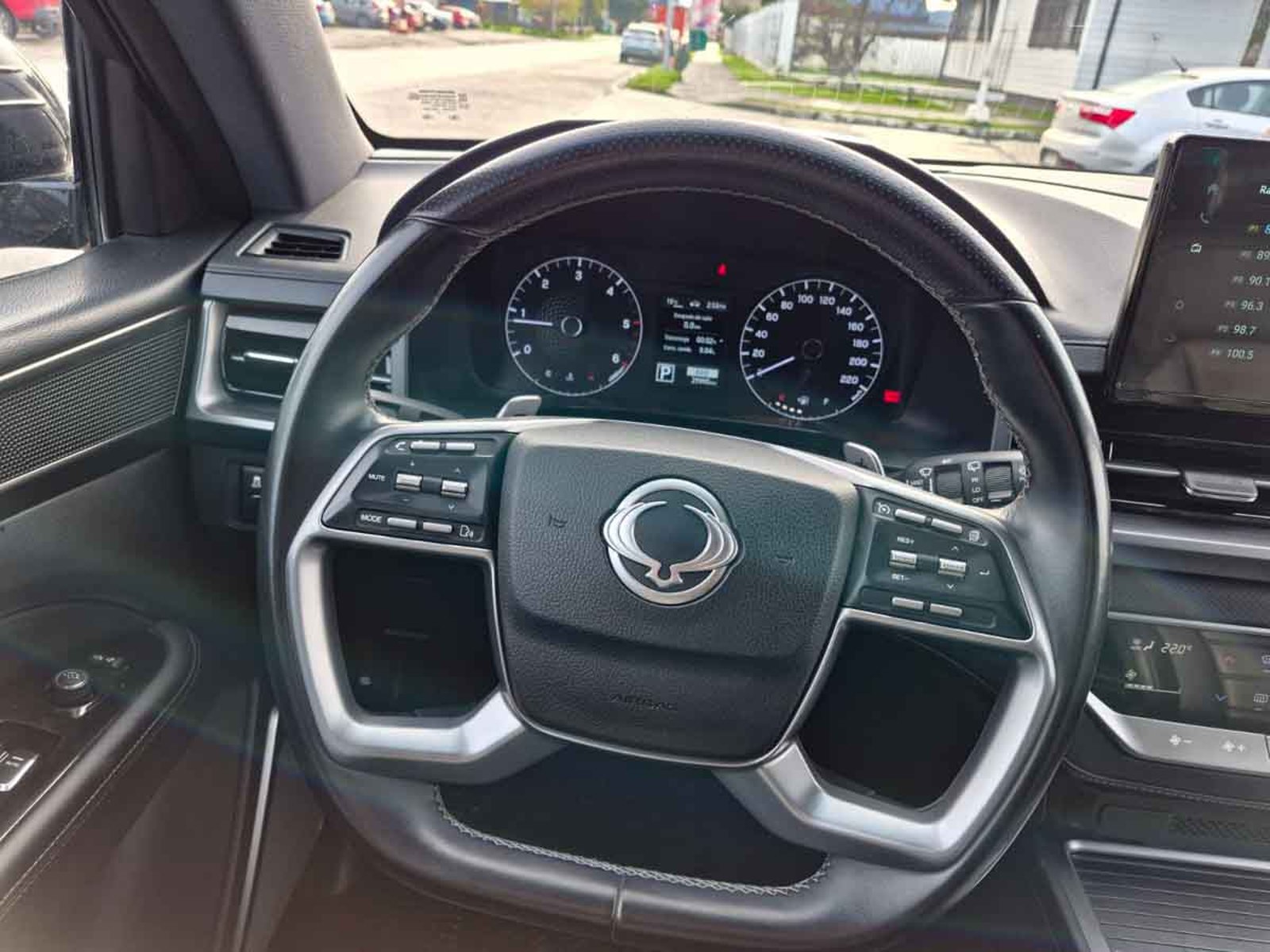 SSANGYONG NEW REXTON GLX 2.2TD 8AT 2WD 6AB * 2025 - Imagen 12 de 14
