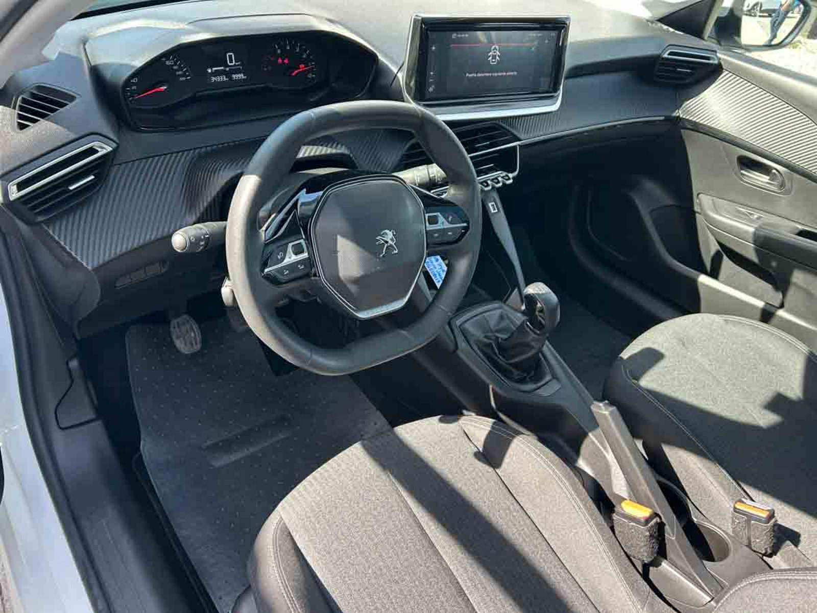 PEUGEOT 208 TECH EDITION BLUEHDI 100 2024 - Imagen 8 de 16