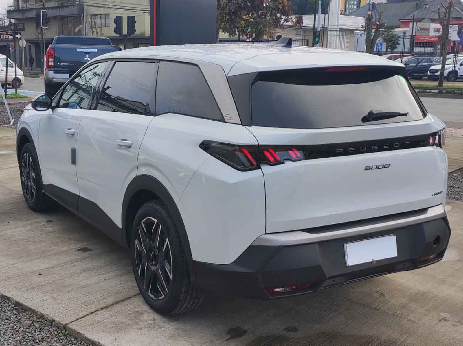 Peugeot NEW 5008 ALLURE HYBRID 136HP AT 2026 - Imagen 3 de 8