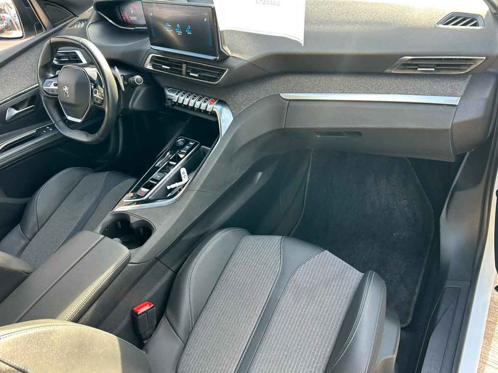 Peugeot 3008 ALLURE BLUEHDI 130 EAT8 2024 - Imagen 7 de 8