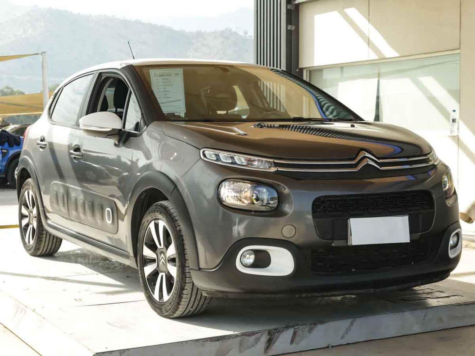 Citroën C3 HB 1.2 2020 - Foto 2 de 8