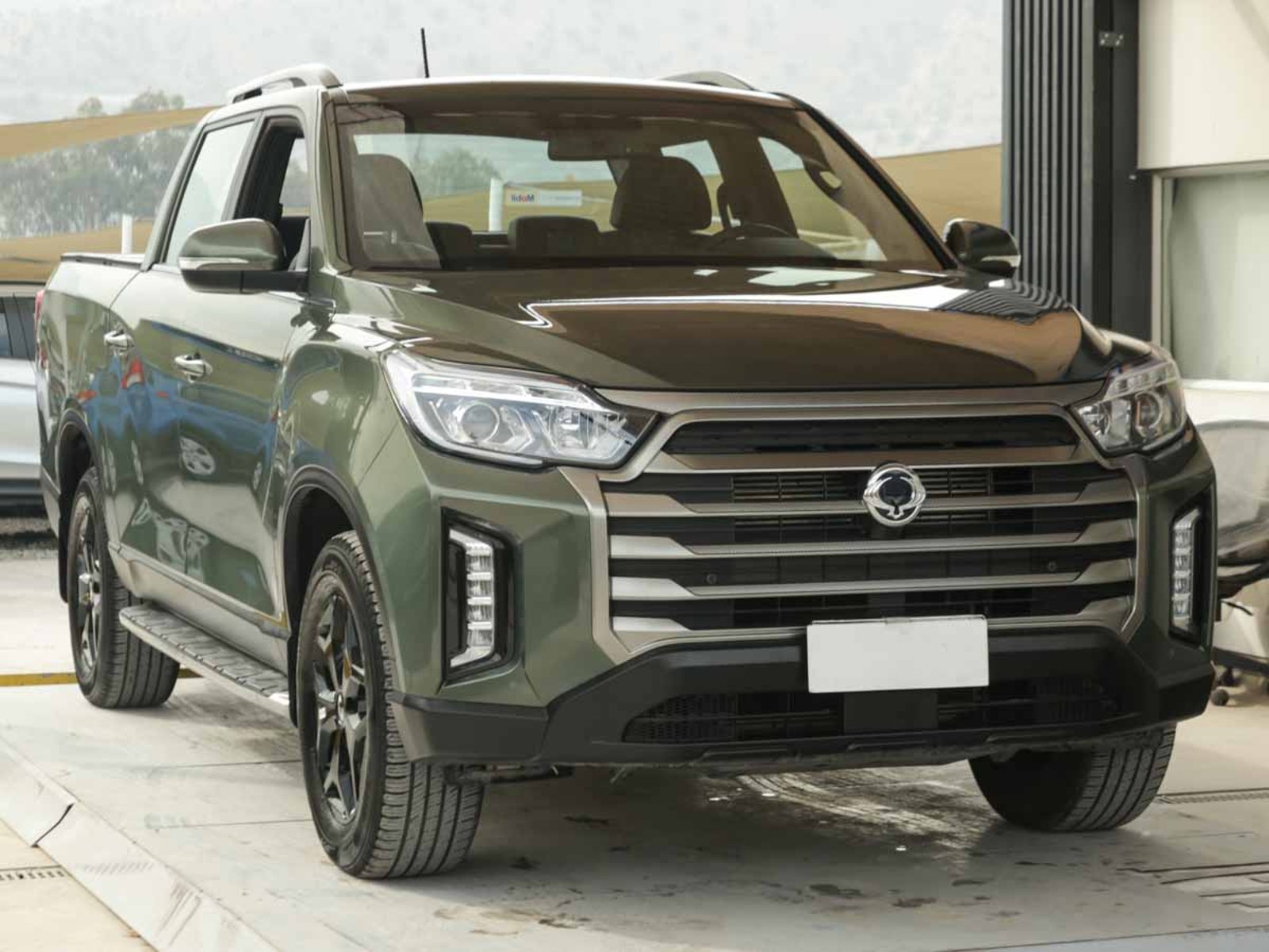 SsangYong NEW MUSSO GRAND LIMITED 4X4 2.2 AUT 2025 - Foto 2 de 8