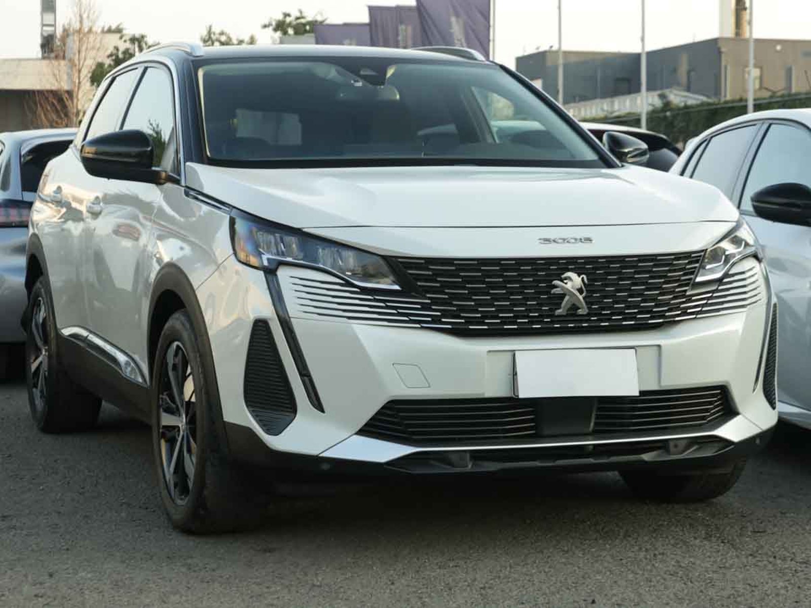 Peugeot 3008 BLUE HDI 130 EAT8 1.5 AUT 2022 - Foto 2 de 8