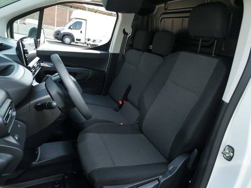 Peugeot PARTNER MCA L1 DIESEL 100HP MT 2026 - Imagen 7 de 8