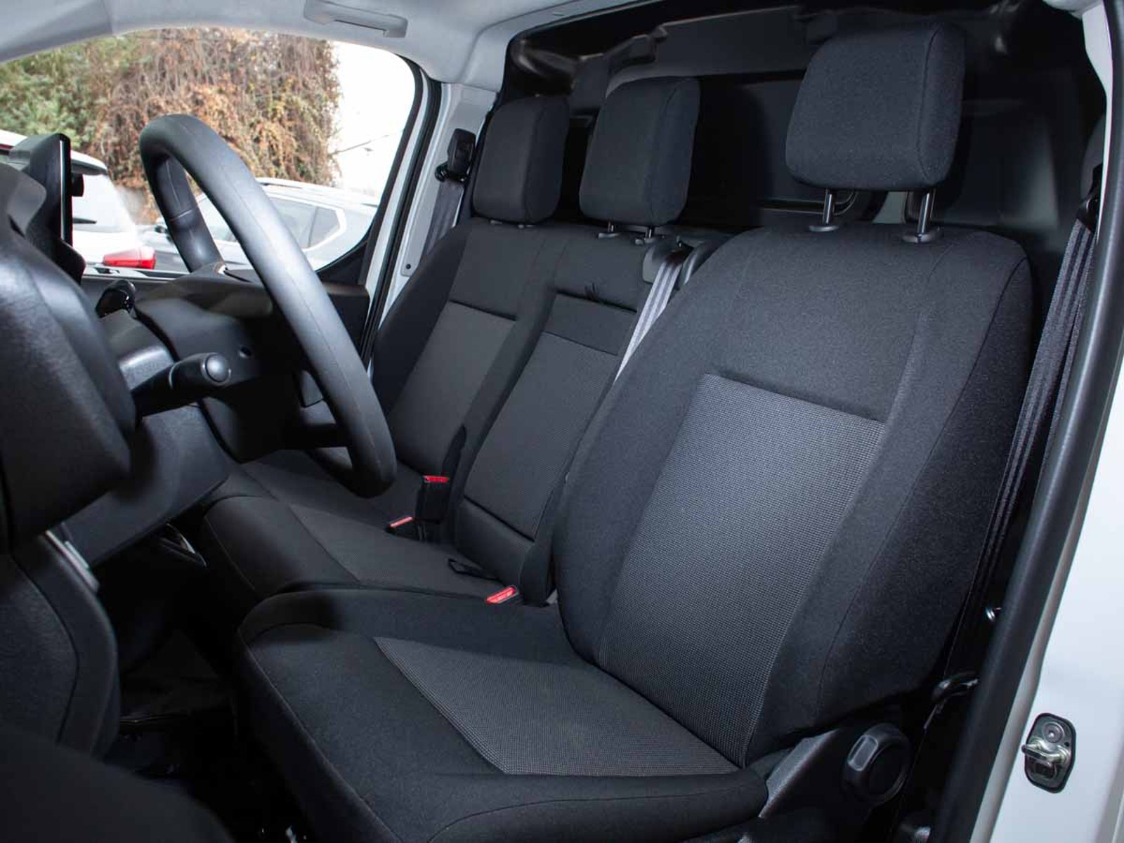 Peugeot EXPERT MCA L3 DIESEL 145HP MT 2026 - Imagen 7 de 8