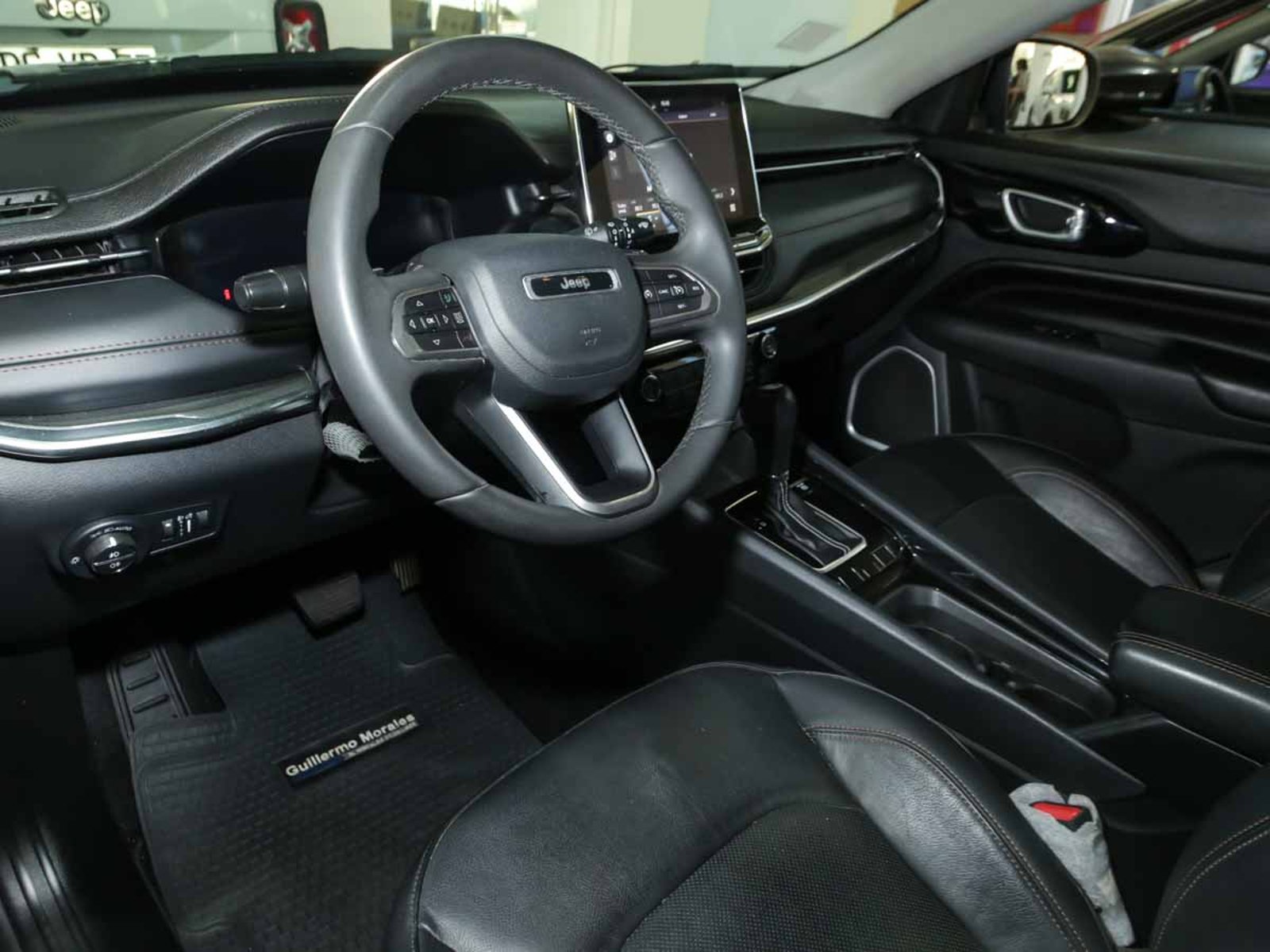JEEP COMPASS LIMITED 4X2 AT 2023 - Imagen 8 de 14