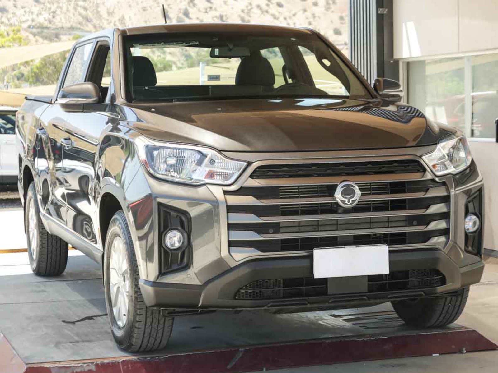 SSANGYONG GRAND MUSSO GLX 2.2TD 6AT 2WD. 2025 - Foto 3 de 14