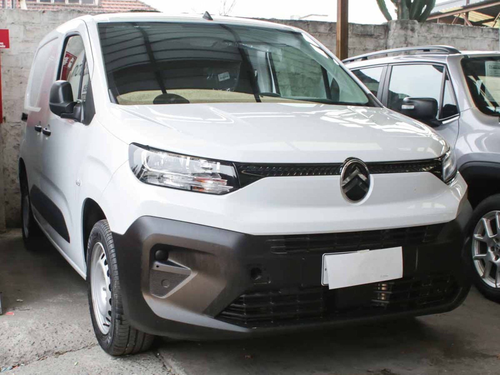 Citroën BERLINGO MCA M DIESEL 100HP MT 2026 - Foto 2 de 8