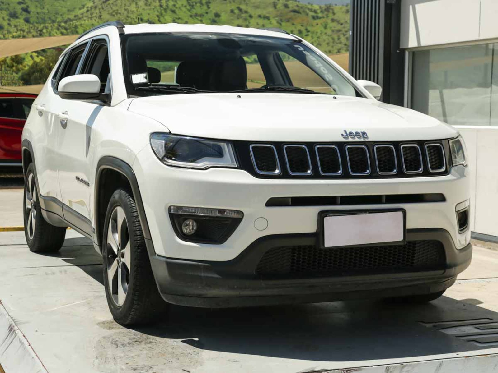 Jeep COMPASS LONGITUDE 2.4 AT 2018 - Foto 2 de 8