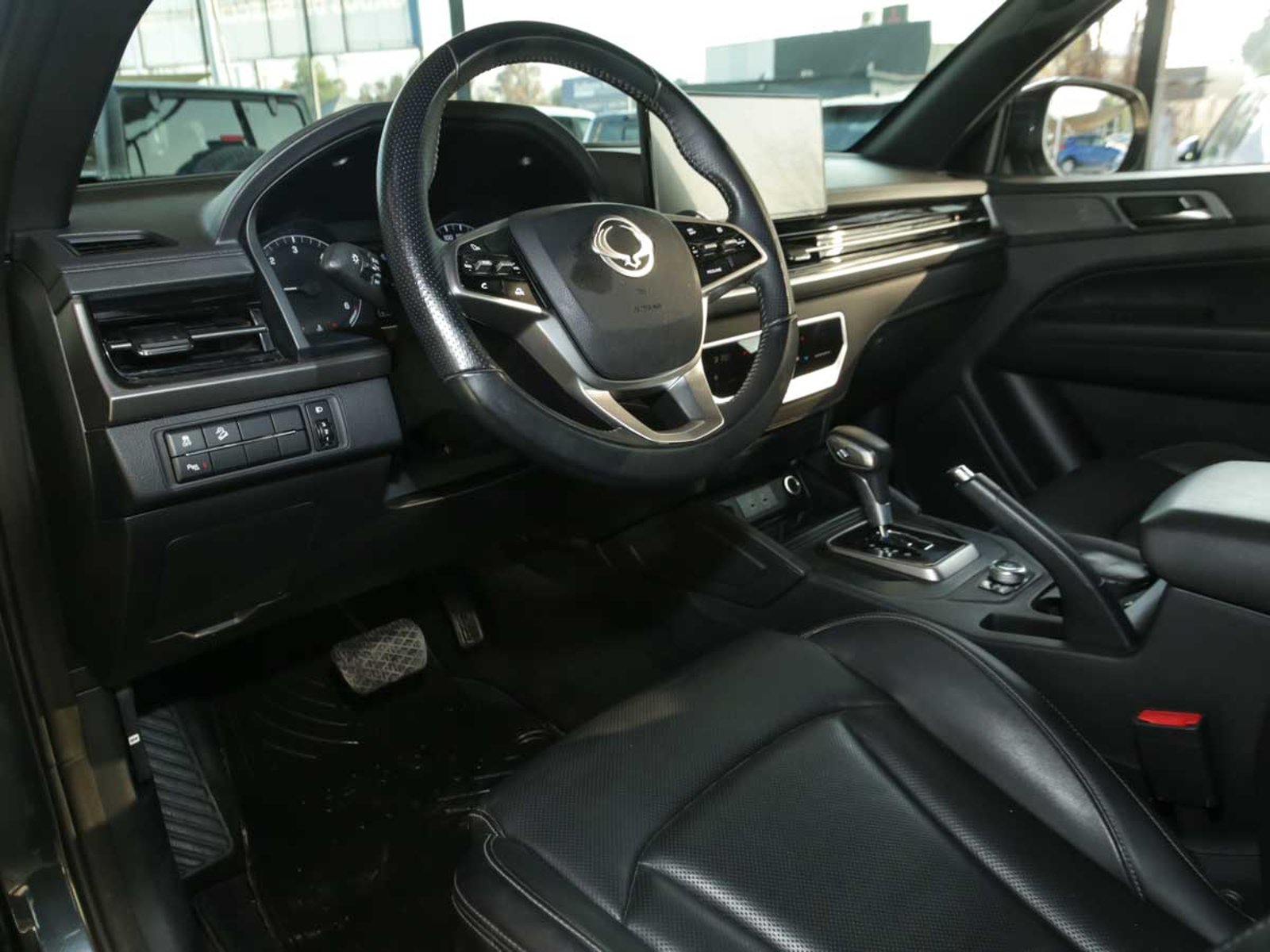 SsangYong MUSSO LIMITED 2.2 TD 6AT 4WD 2025 - Foto 5 de 8