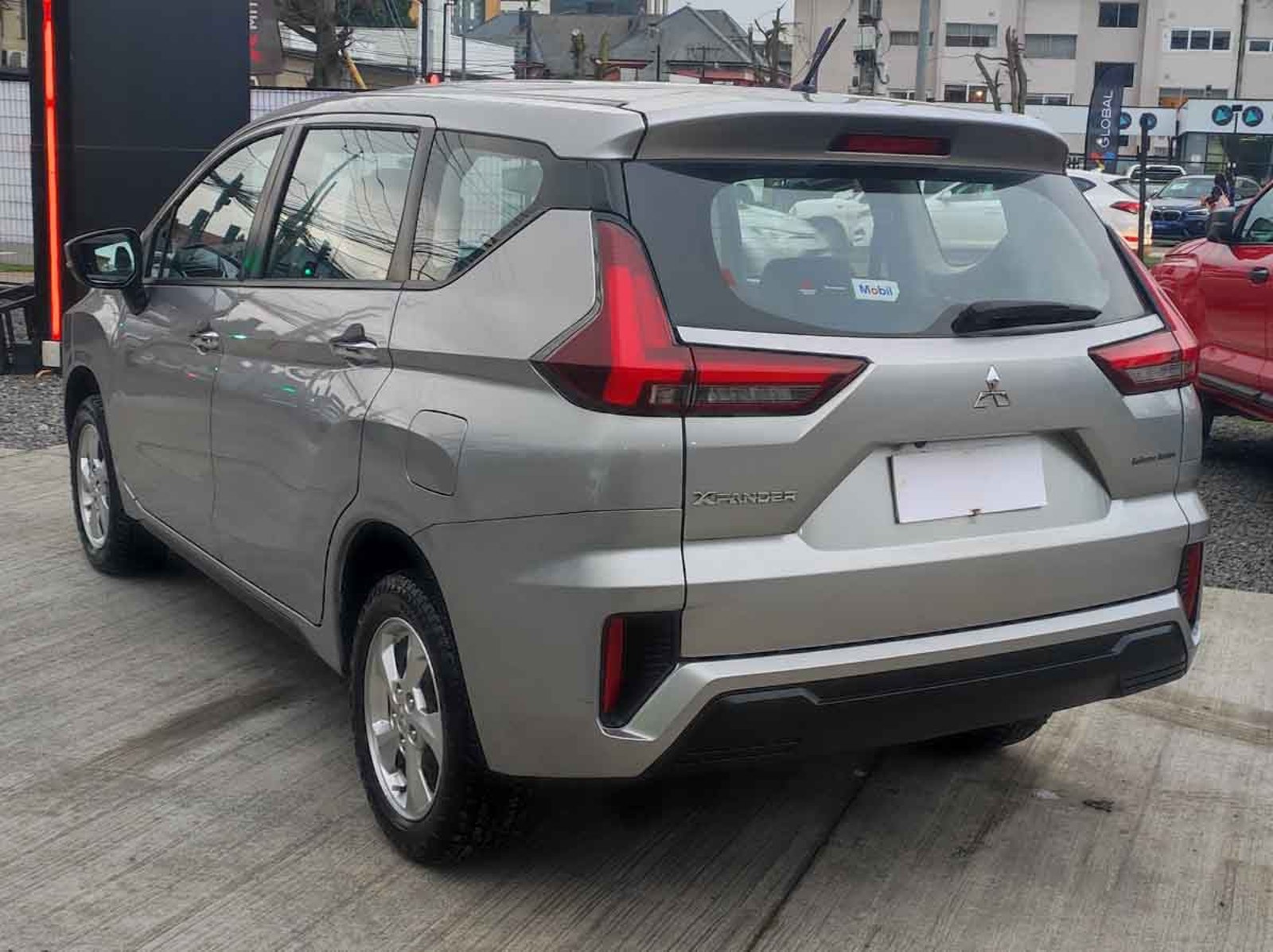 Mitsubishi XPANDER MT GL 2024 - Imagen 3 de 8