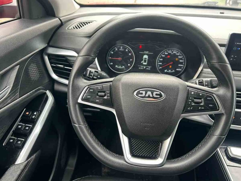 JAC JS8 LUXURY 1.5 2023 - Imagen 14 de 16