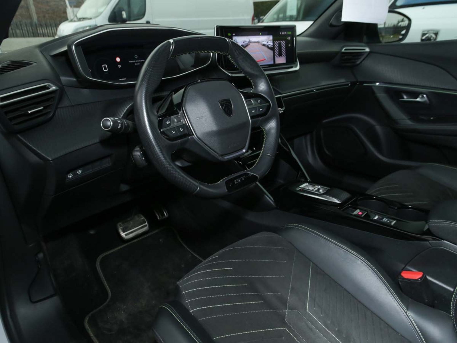 PEUGEOT 2008 MCA GT BLUEHDI 130 EAT8 2024 - Imagen 8 de 14