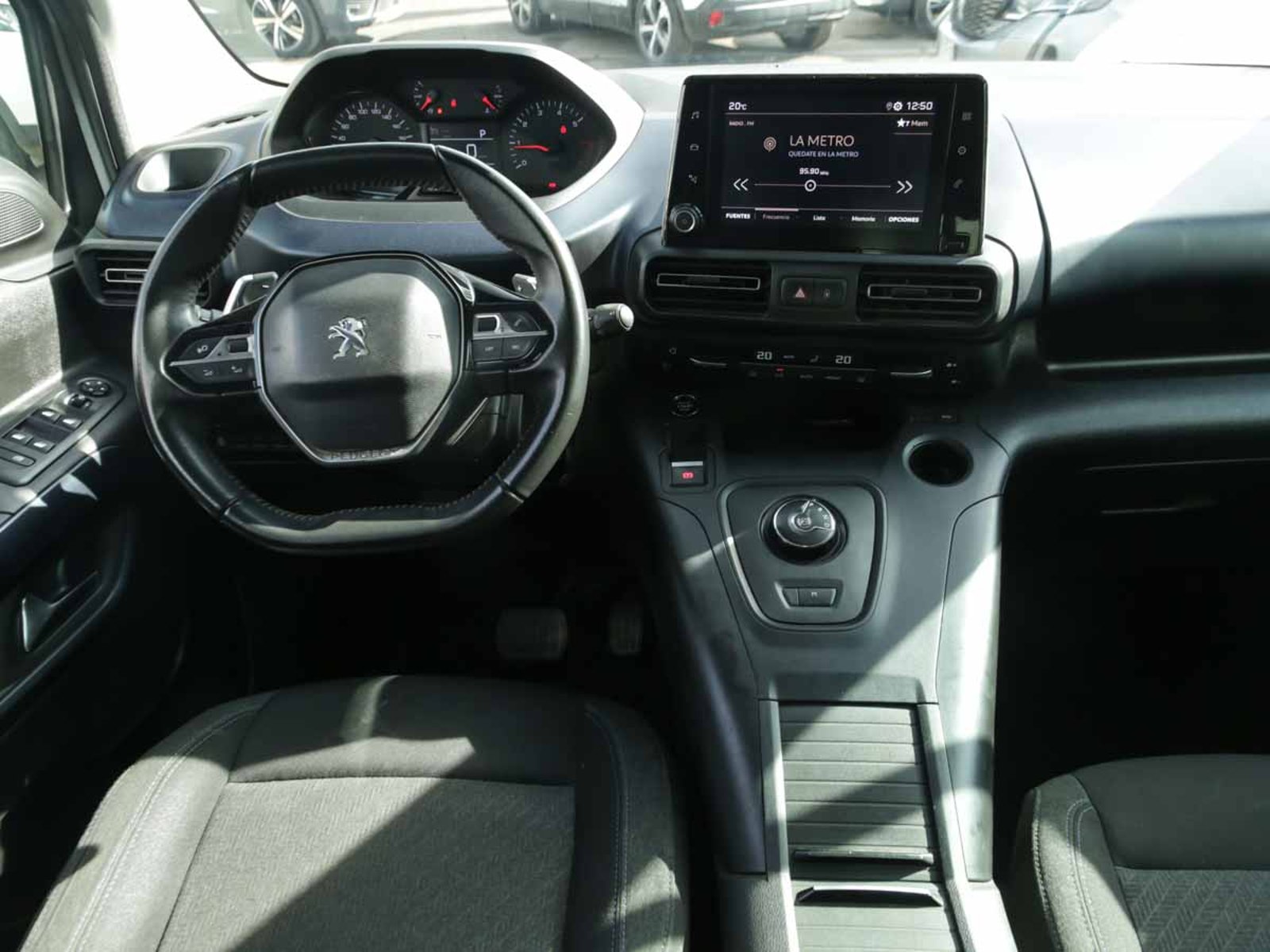 PEUGEOT RIFTER ALLURE BLUEHDI 130 EAT8 2023 - Imagen 13 de 14