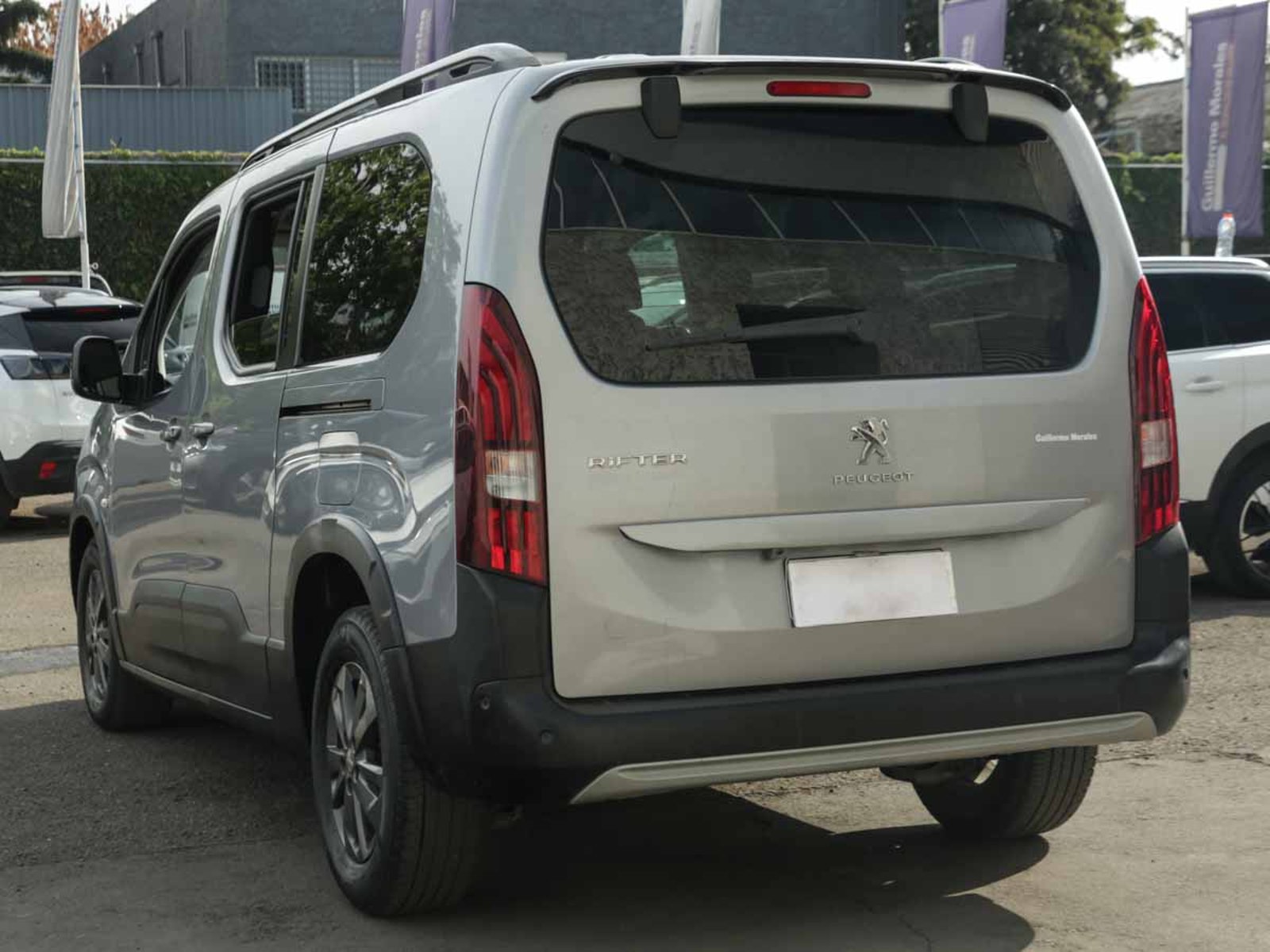 Peugeot RIFTER ALLURE BLUEHDI 130 EAT8 2023 - Imagen 3 de 8