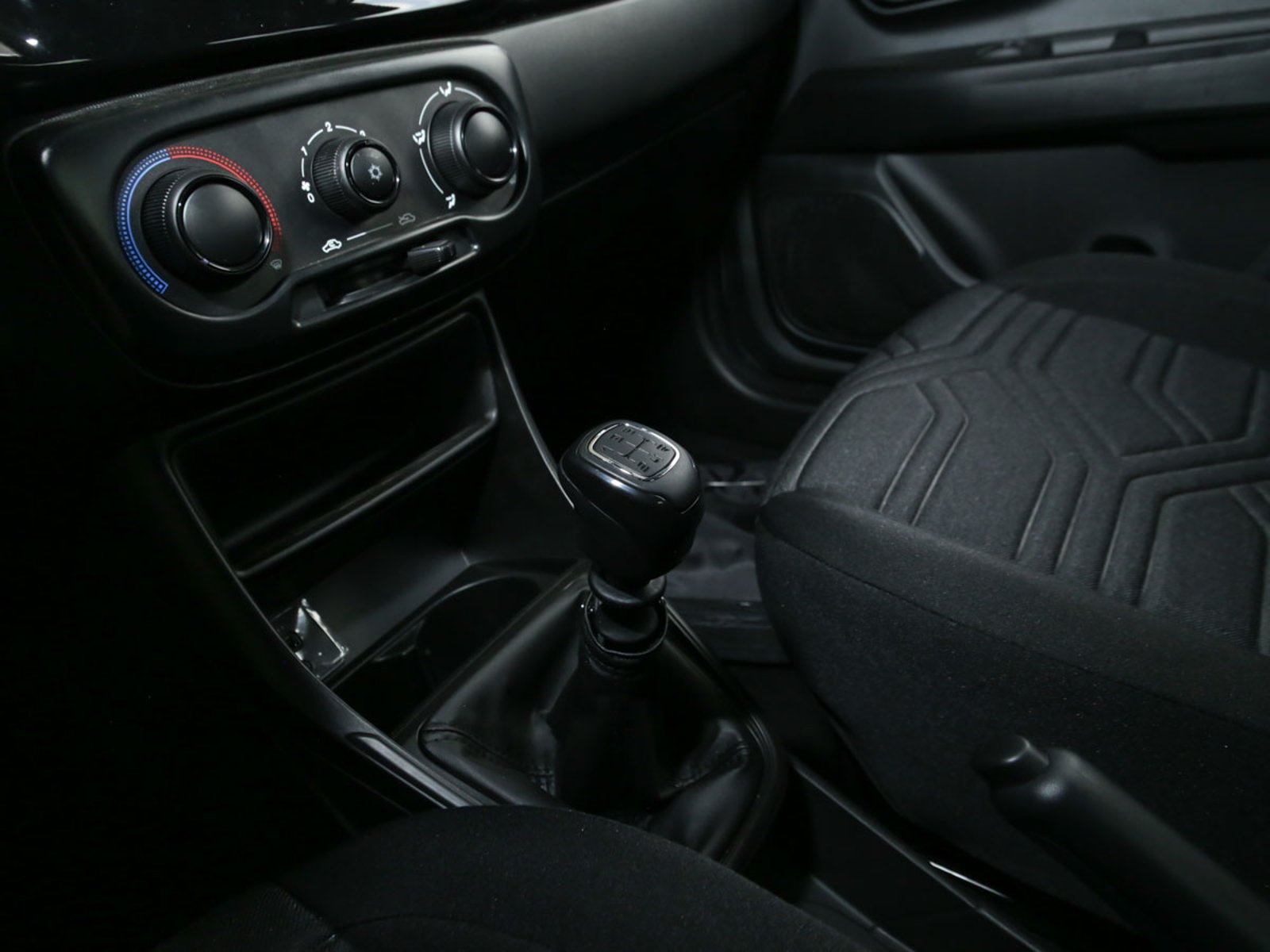 RAM 700 BIGHORN CREW CAB 1.3 MT 2026 - Imagen 10 de 14