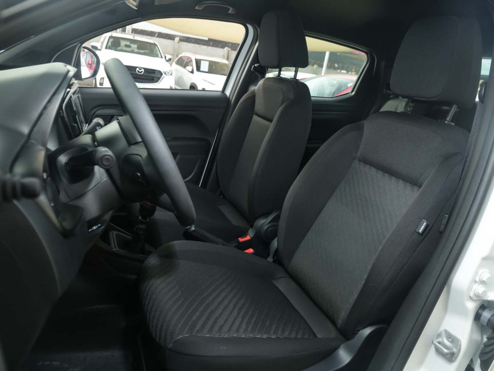 RAM 700 SLT CREW CAB 1.3 MT 2026 - Imagen 7 de 8