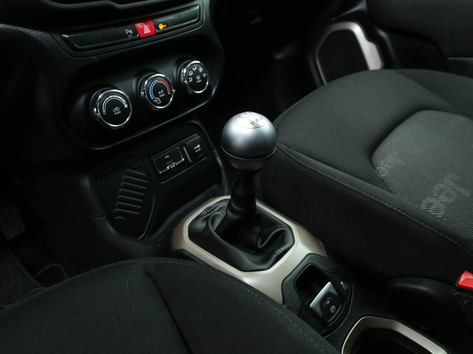 JEEP RENEGADE SPORT LX 1.7 2017 - Imagen 9 de 13
