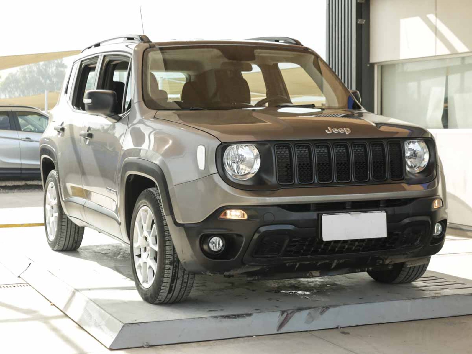 Jeep RENEGADE SPORT 4X2 LX  MT 2019 - Foto 2 de 8