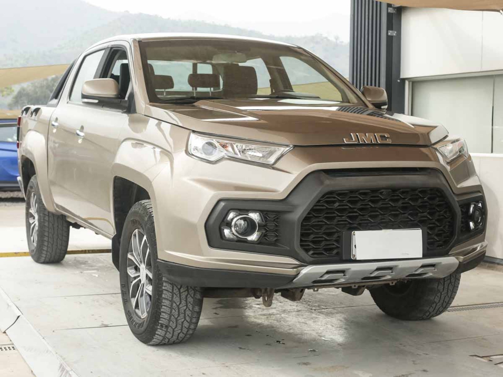 JMC VIGUS 2.4 PLUS DIESEL 2023 - Foto 2 de 8
