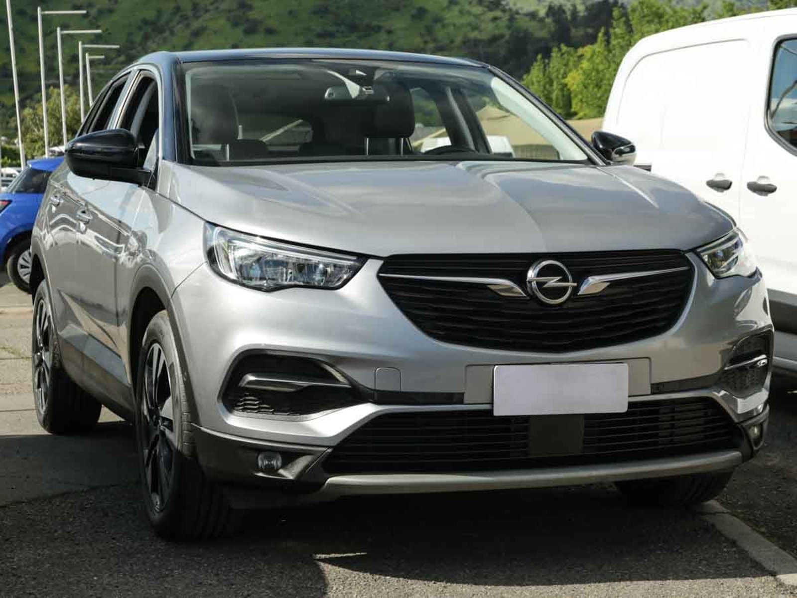 Opel GRANDLAND TD AT8 1.5 AUT 2021 - Foto 2 de 8