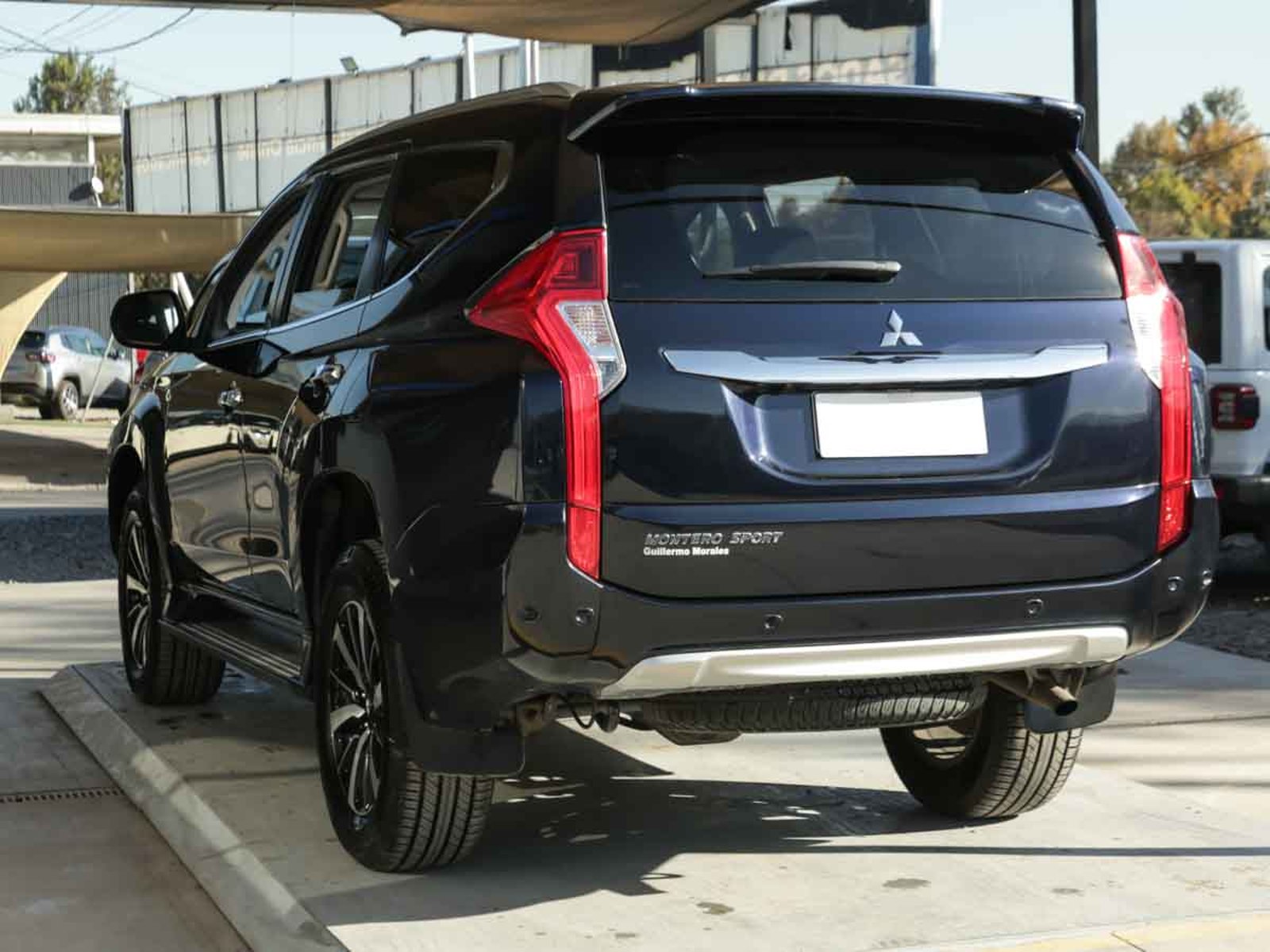MITSUBISHI MONTERO SPORT 3.0 4X4 LIMITED E5 2018 - Imagen 4 de 16