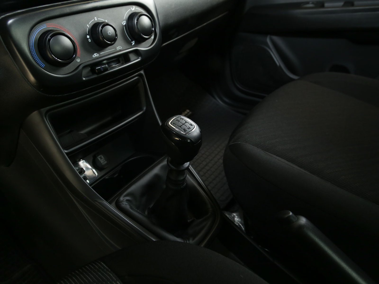 RAM 700 SLT CREW CAB 1.3 MT 2026 - Imagen 10 de 14