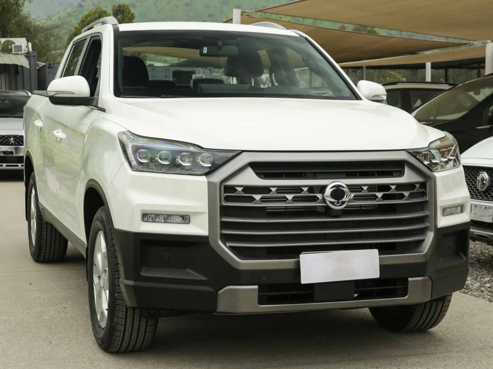 SsangYong MUSSO GLX 2.2 TD 6MT 4WD 6B 2026 - Foto 2 de 8