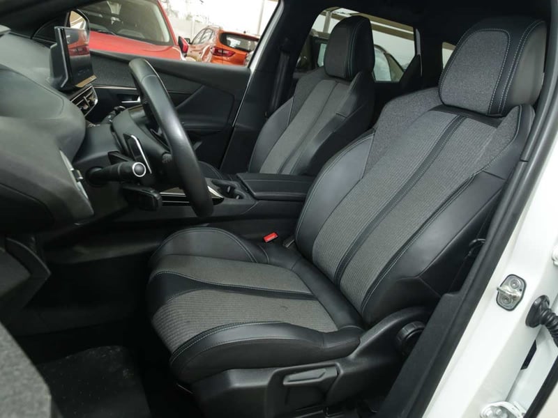 Peugeot 3008 ALLURE PACK BLUEHDI 130 EAT8 2024 - Imagen 7 de 8