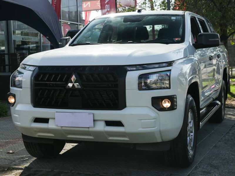 Mitsubishi NEW L200 KATANA XR E6B 2024