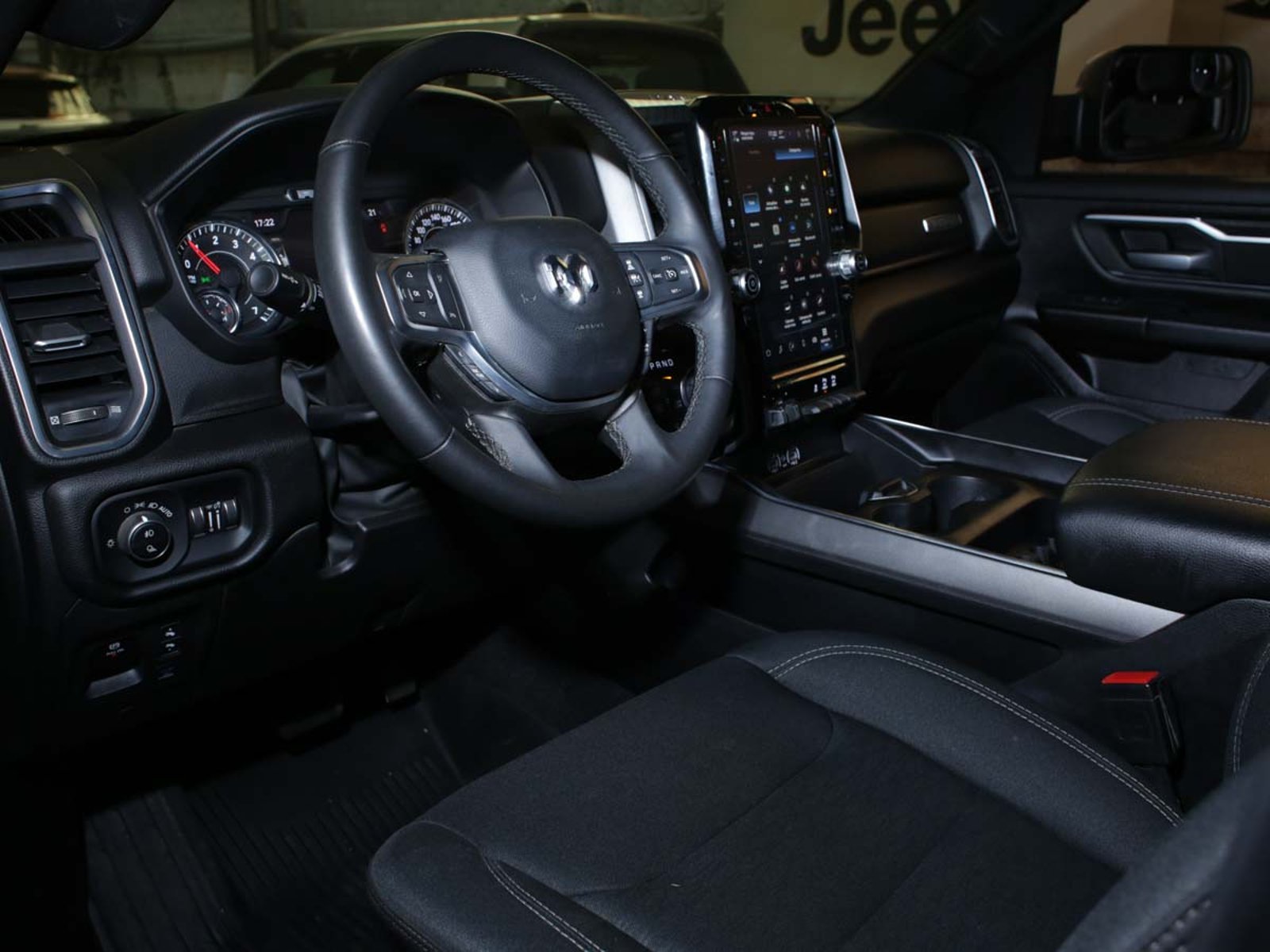 RAM 1500 BIGHORN NIGHT EDITION 3.6 V6 MILD HYBRID 305 2025 - Imagen 6 de 8