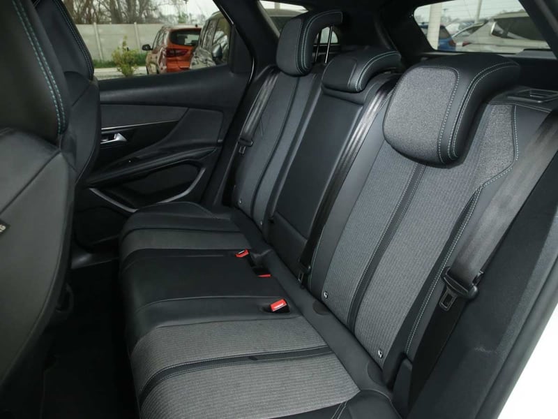 Peugeot 3008 ALLURE PACK BLUEHDI 130 EAT8 2024 - Imagen 8 de 8
