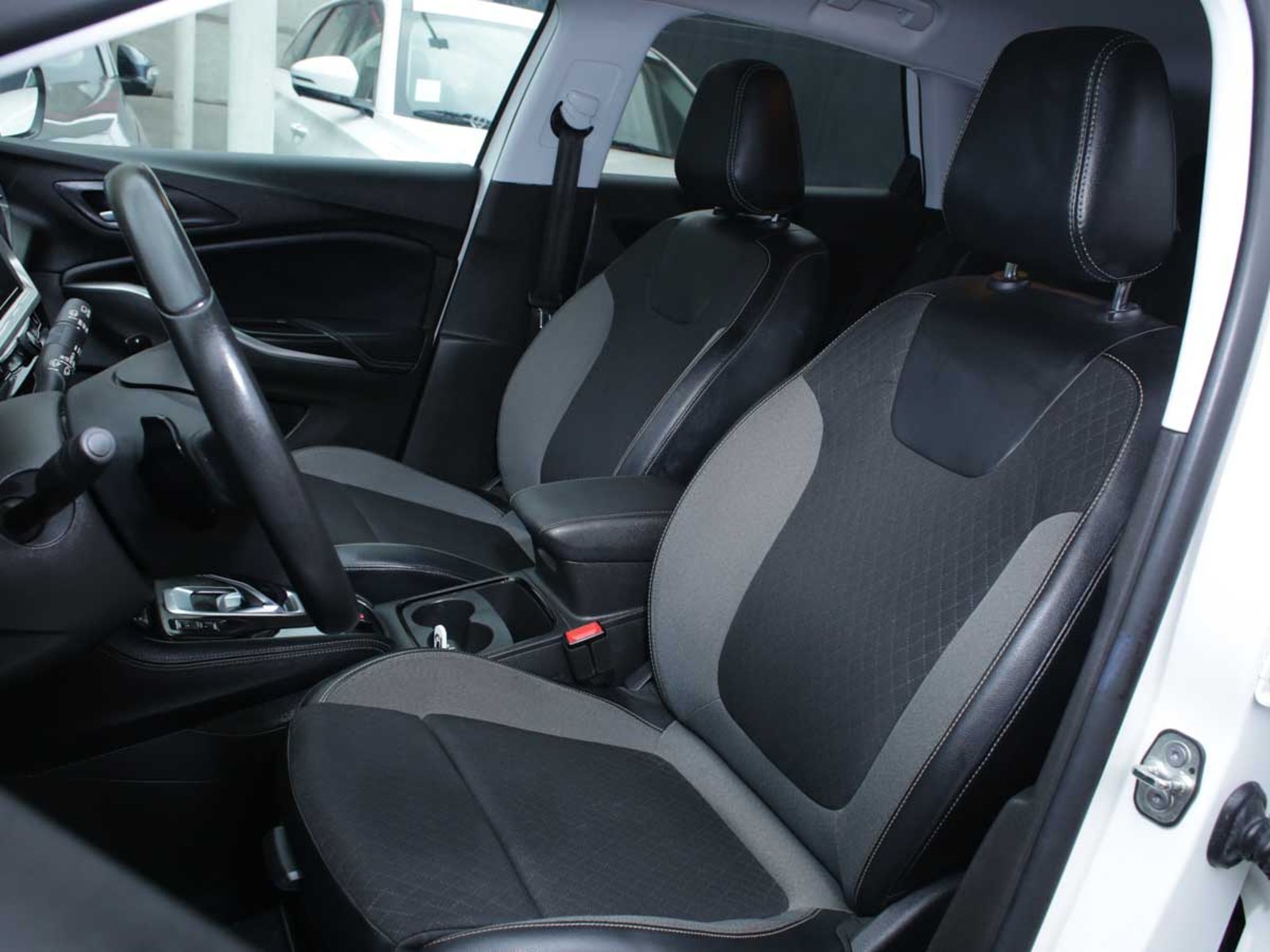 Opel GRANDLAND TD 1.5 AUT 2022 - Imagen 7 de 8
