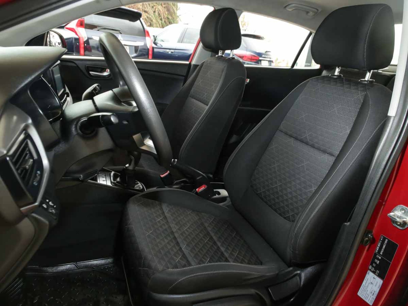 Kia RIO 4 EX 1.4 2019 - Imagen 7 de 8