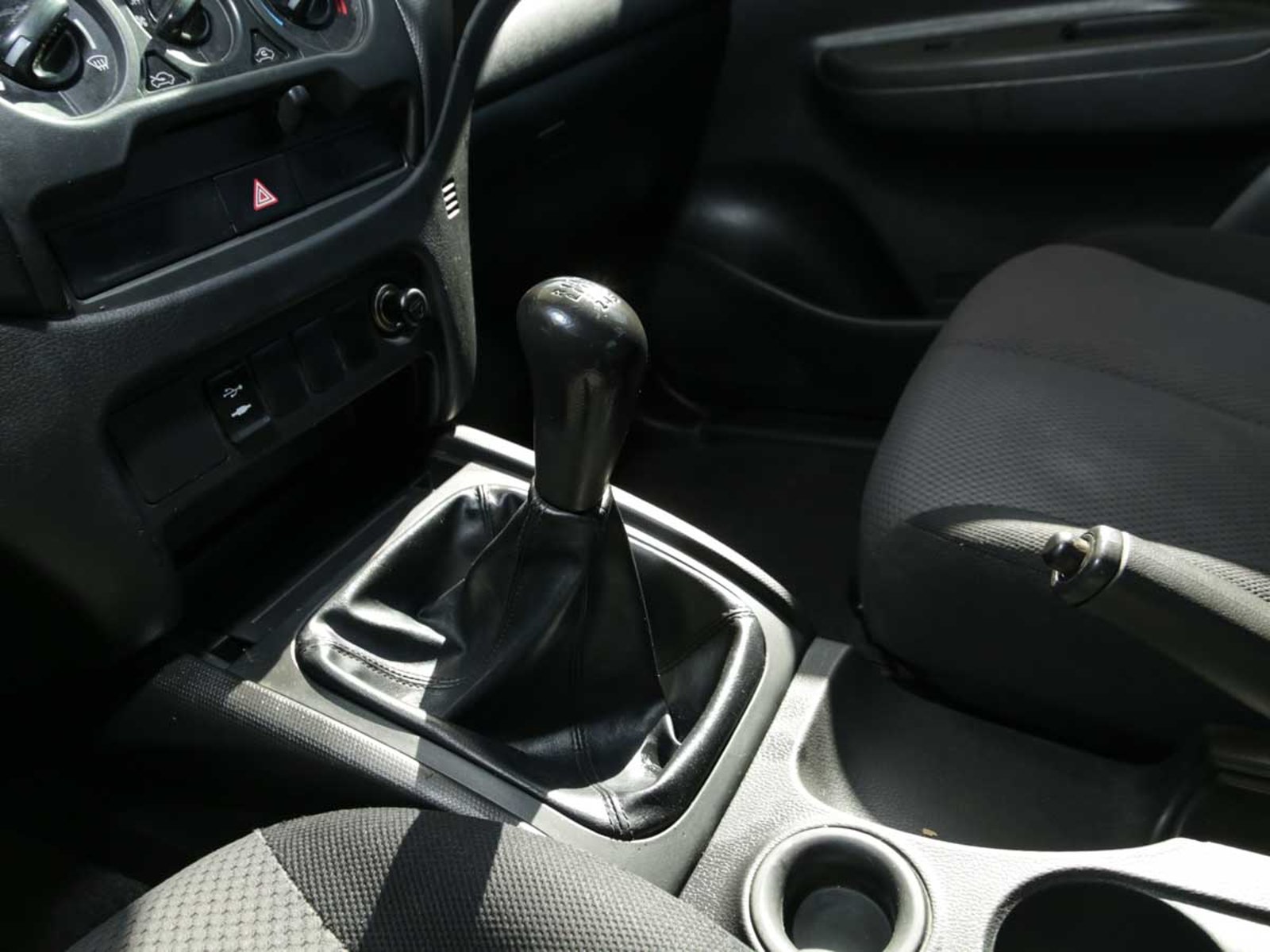 Mitsubishi L-200 WORK CR D/C 4X2 TD 2022 - Imagen 10 de 20