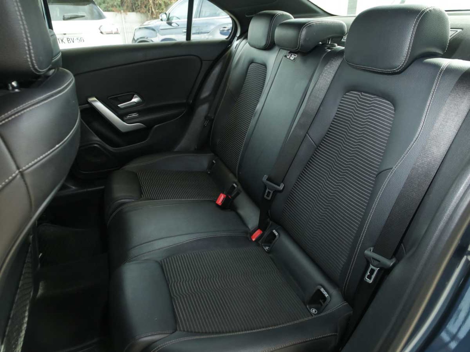 MERCEDES BENZ A 200 2020 - Imagen 11 de 13