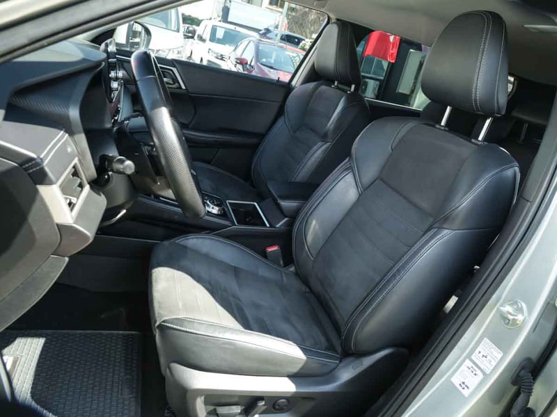 Mitsubishi OUTLANDER GLX 2.5 AUT 2023 - Imagen 6 de 8