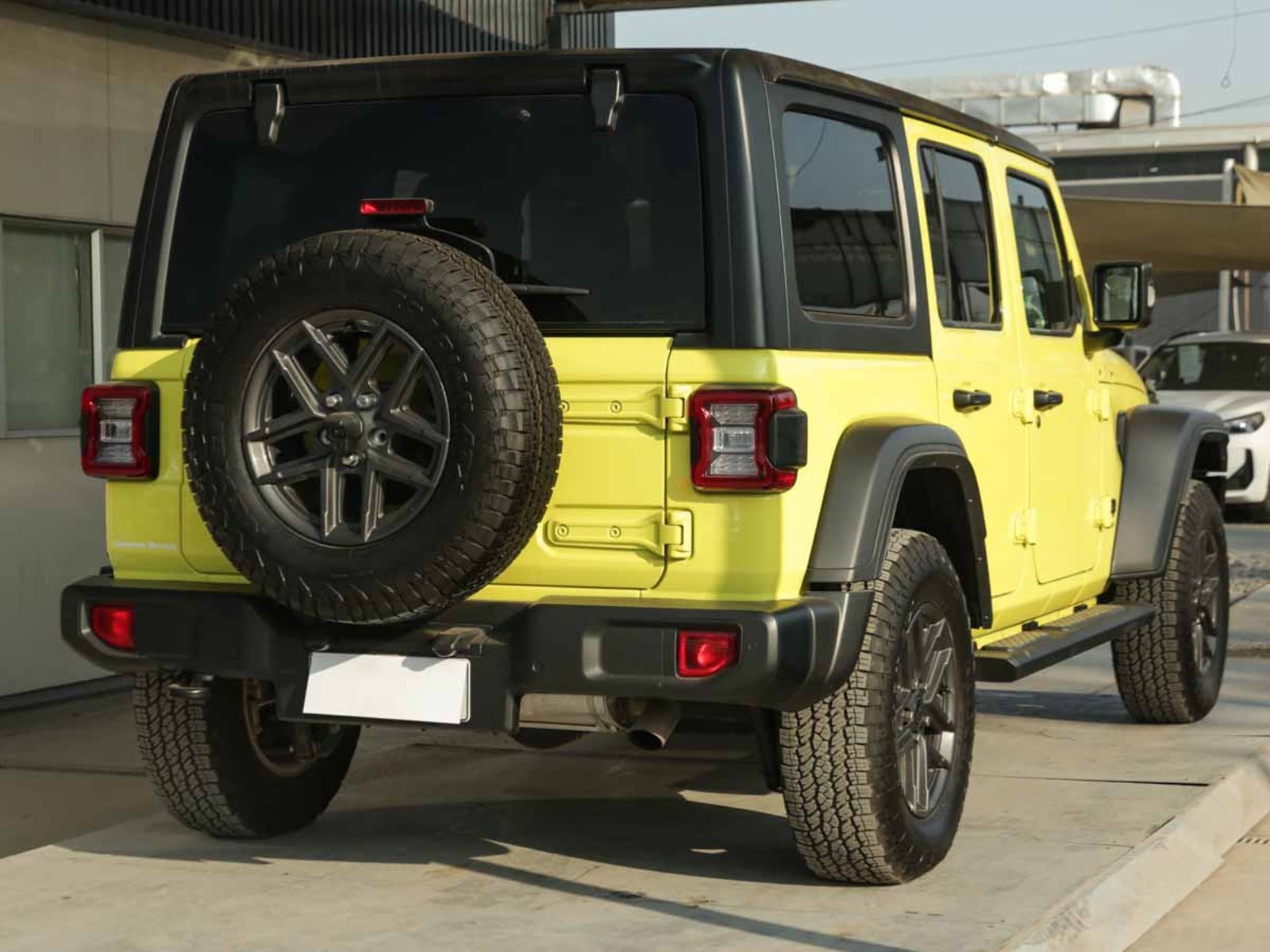JEEP WRANGLER SPORT 4X4 2.0 AUT 2023 - Foto 4 de 8