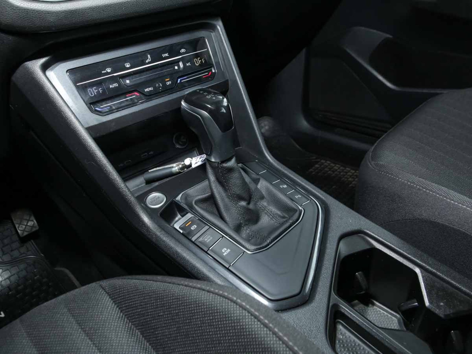 VOLKSWAGEN TIGUAN COMFORTLINE AUT 2023 - Imagen 9 de 14