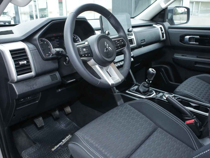 Mitsubishi NEW L200 DAKAR XR MT E6B 2025 - Imagen 6 de 8