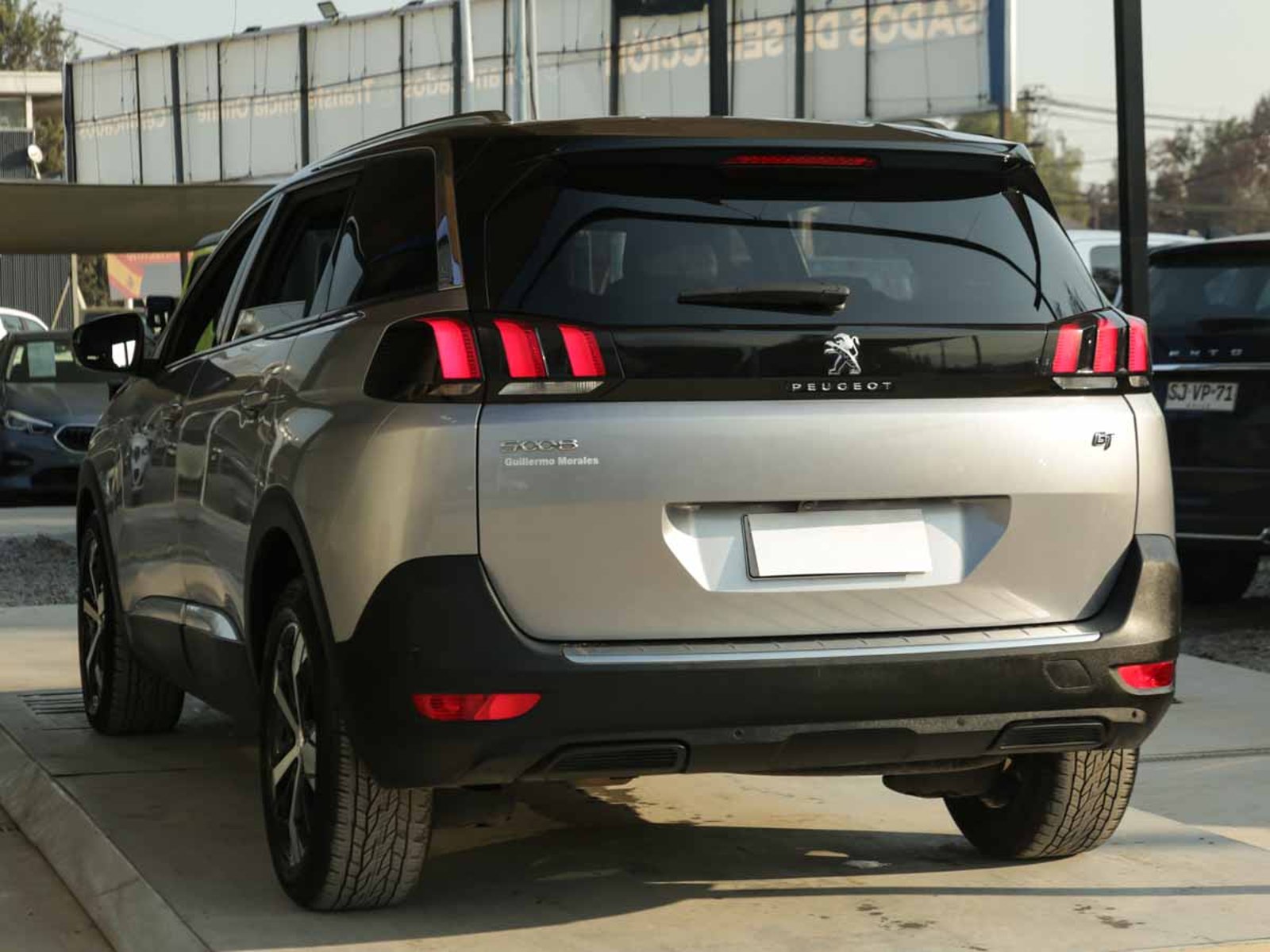 Peugeot 5008 ALLURE 1.6 AUT 2024 - Foto 3 de 8
