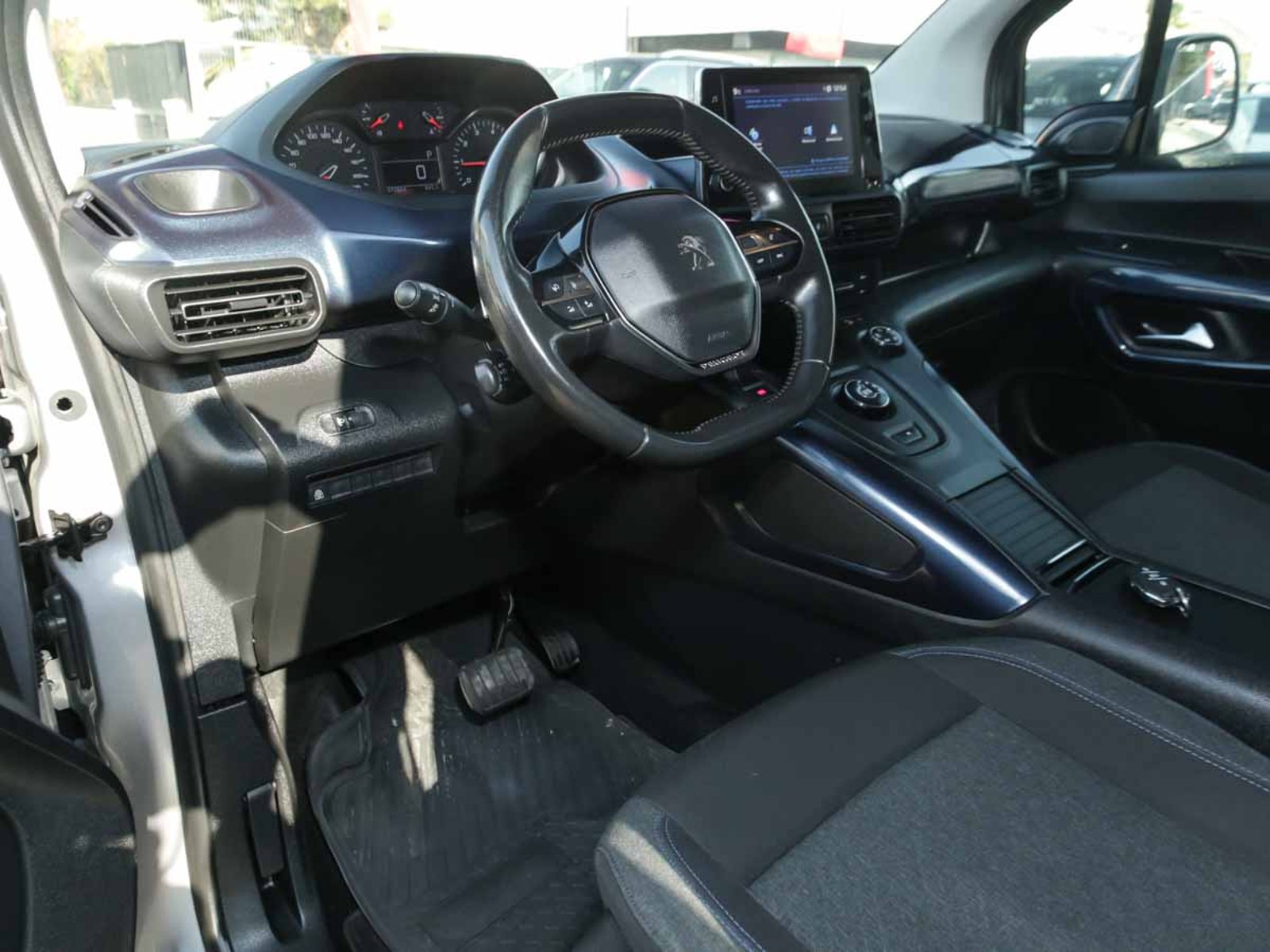 PEUGEOT RIFTER BLUEHDI 130 1.5 AUT 2022 - Imagen 6 de 8