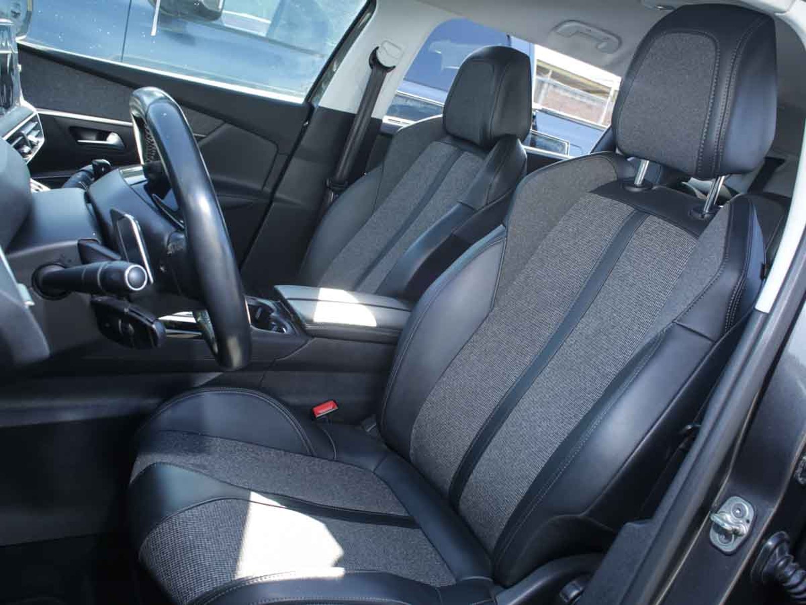 Peugeot 5008 ALLURE 1.6 AUT 2020 - Imagen 6 de 7