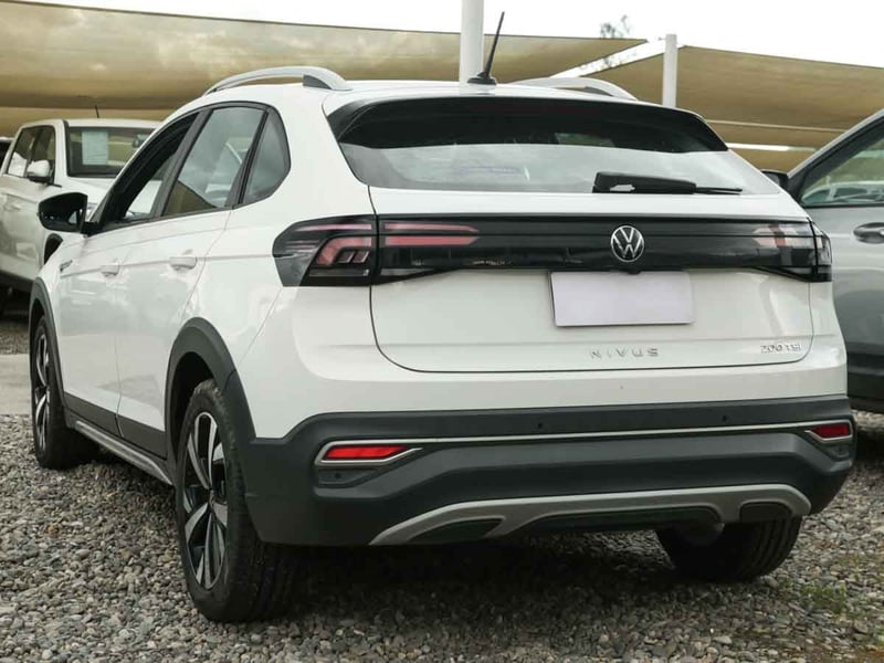 Volkswagen NIVUS TSI 1.0 AUT 2021 - Imagen 3 de 8